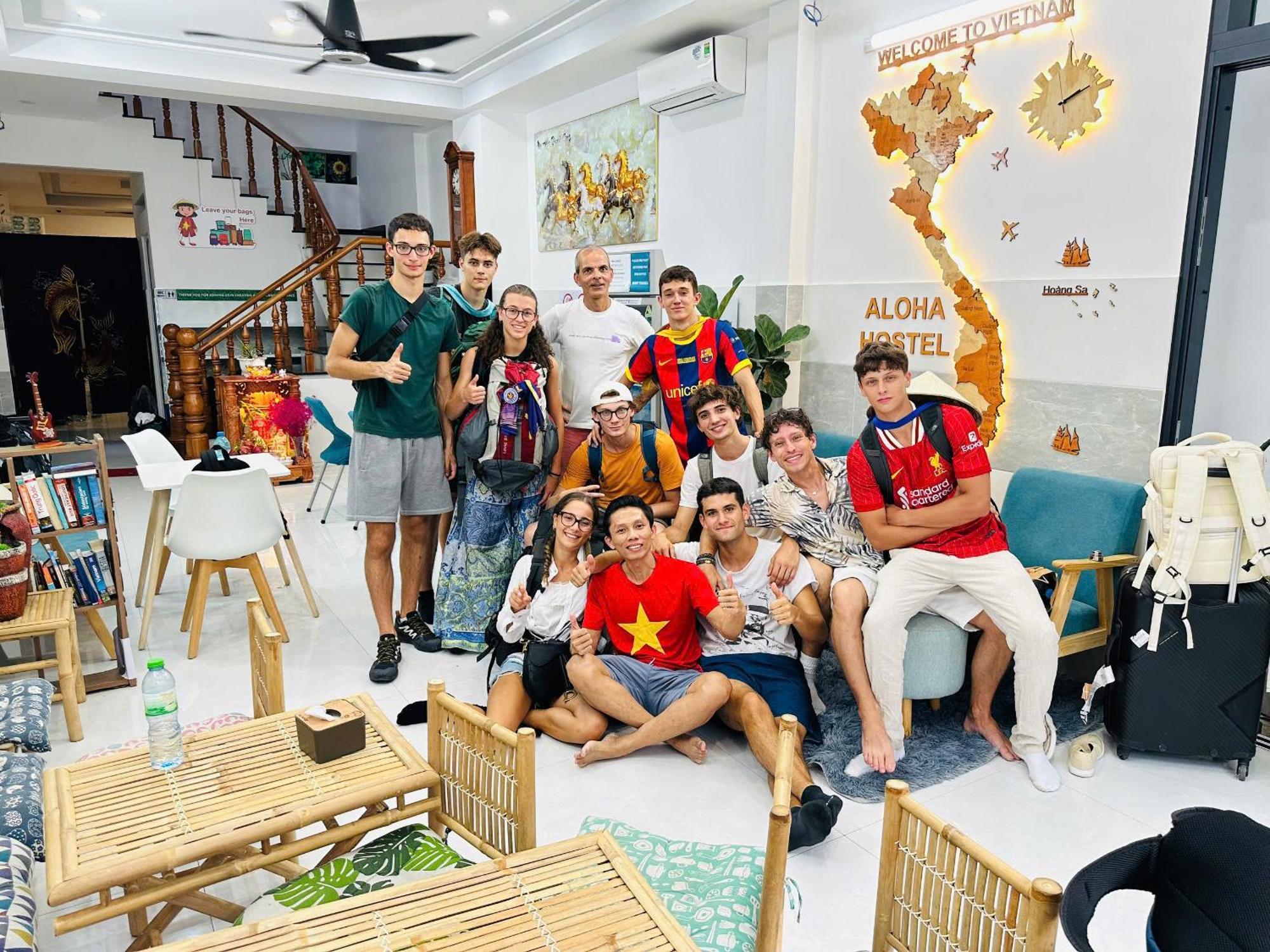 Aloha Saigon Premium Hostel By Local Travel Experts - Newly Opened, Less-Touristy Location, Spacious Rooms, Glass Shower Bathroom, Free Breakfast & Walking Tour Ho Chi Minh City Exterior photo