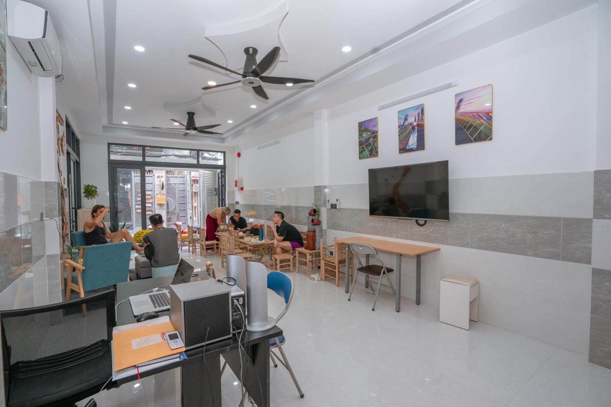 Aloha Saigon Premium Hostel By Local Travel Experts - Newly Opened, Less-Touristy Location, Spacious Rooms, Glass Shower Bathroom, Free Breakfast & Walking Tour Ho Chi Minh City Exterior photo